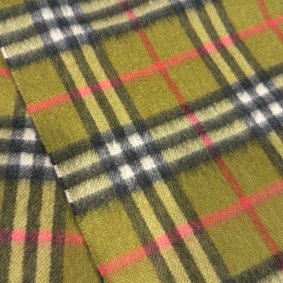 Vintage Burberry Cashmere Scarf - Picture 3 of 3